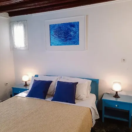 Bluish Mamona's House Apartment
